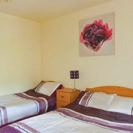 Kiltartan House 2 *